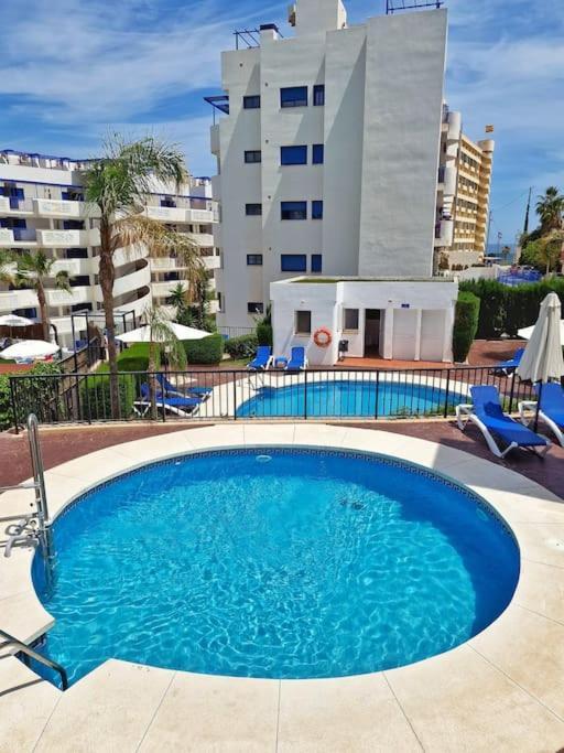Acogedor Piso Con Terraza Y Parking! Apartment Benalmadena Bagian luar foto