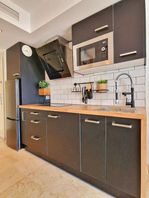 Acogedor Piso Con Terraza Y Parking! Apartment Benalmadena Bagian luar foto