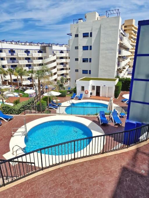 Acogedor Piso Con Terraza Y Parking! Apartment Benalmadena Bagian luar foto