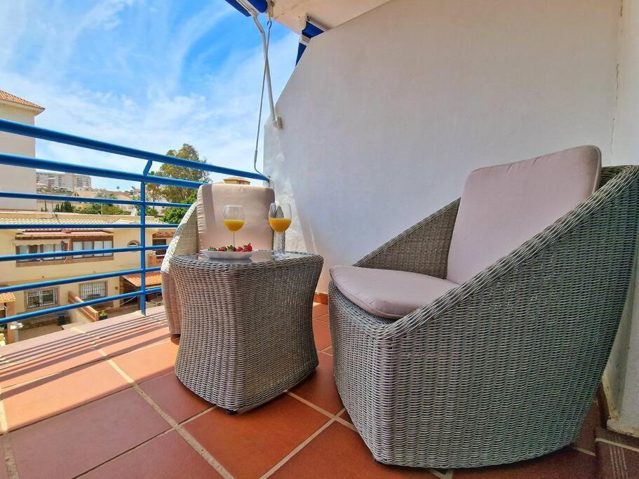 Acogedor Piso Con Terraza Y Parking! Apartment Benalmadena Bagian luar foto