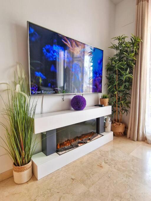 Acogedor Piso Con Terraza Y Parking! Apartment Benalmadena Bagian luar foto