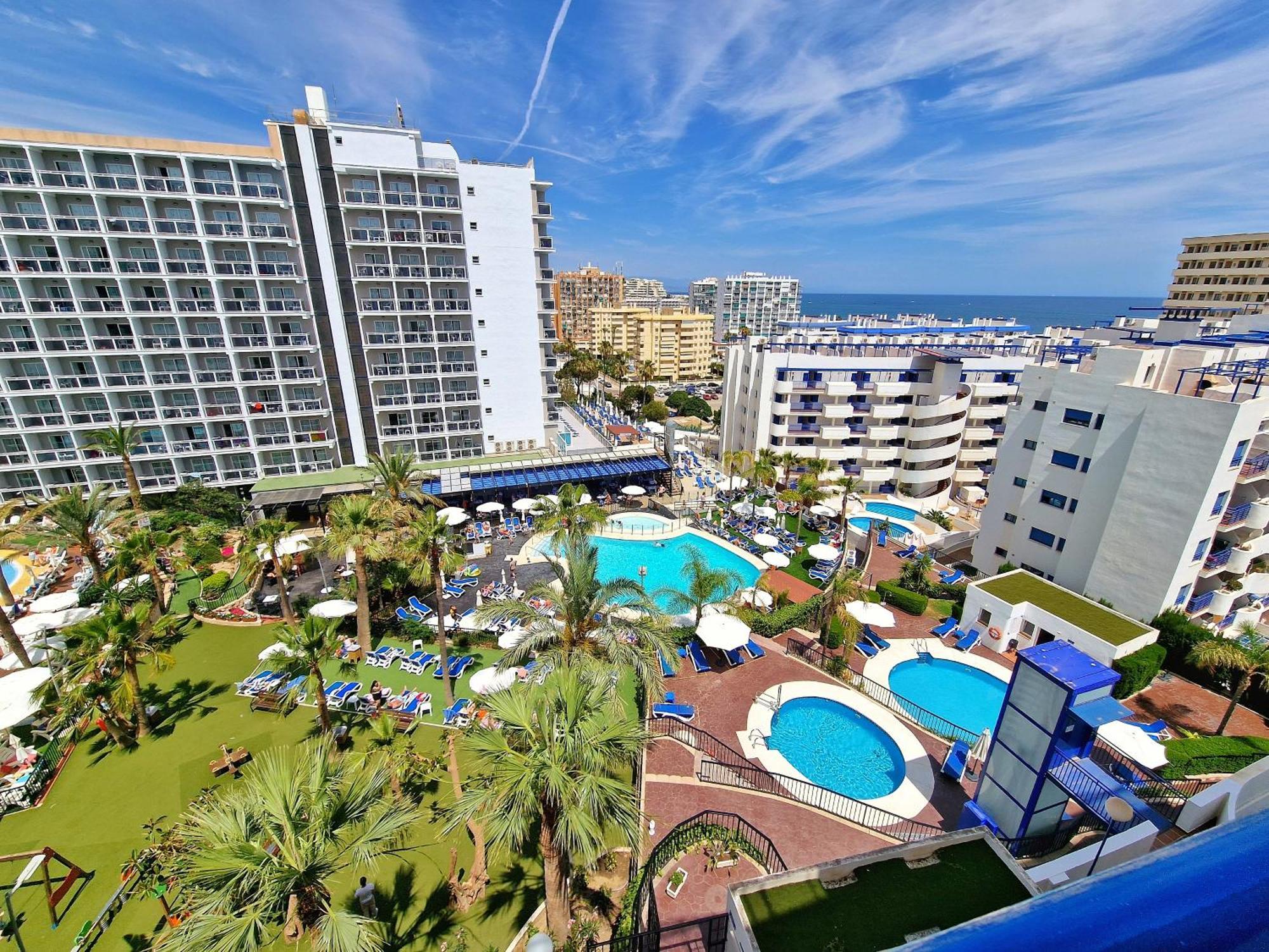 Acogedor Piso Con Terraza Y Parking! Apartment Benalmadena Bagian luar foto